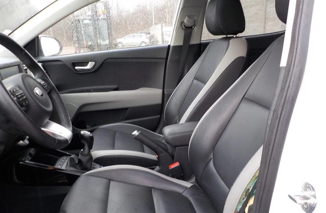 Kia Stonic cena 35900 przebieg: 64960, rok produkcji 2018 z Dobrodzień małe 277